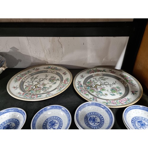 45 - A quantity of collectable china to include 2 attractive lidded tureens by Mayfair, a Chines blue and... 