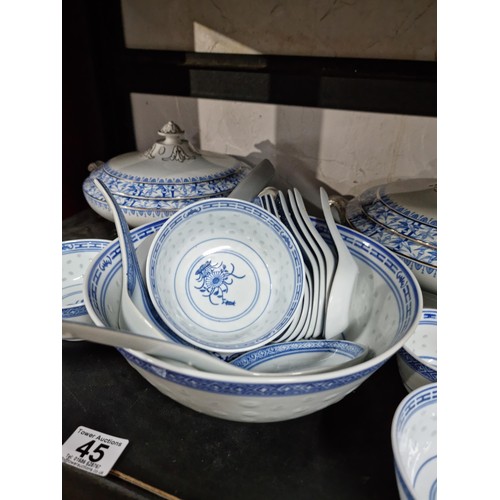 45 - A quantity of collectable china to include 2 attractive lidded tureens by Mayfair, a Chines blue and... 