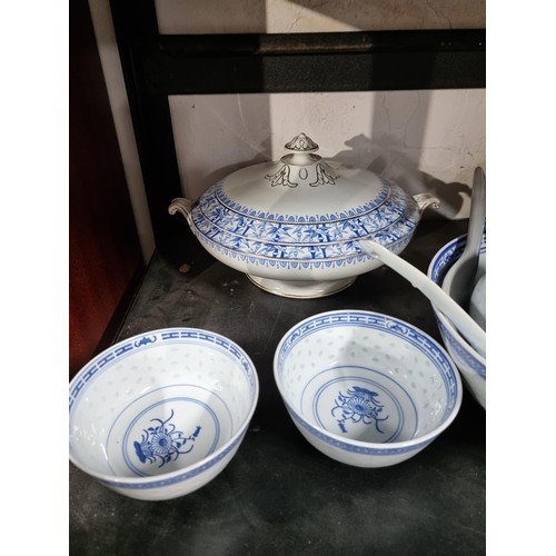 45 - A quantity of collectable china to include 2 attractive lidded tureens by Mayfair, a Chines blue and... 