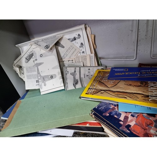 39 - Large quantity of magazines relating to flying inc flypast, mustang along with folders on aeroplane ... 