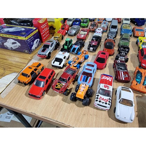 100 - A very large quantity of loose diecast model cars, all mostly in good looked after condition with a ... 