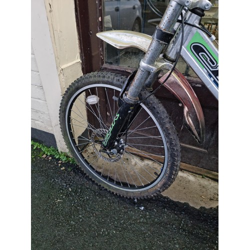 370 - A CBR Gate Crasher mountain bike with dual suspension disc brakes front and back Shimano btakes and ... 