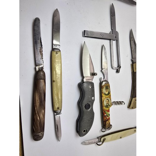 263 - A collection of 12x vintage penknives all which are in good clean condition includes 2 good quality ... 