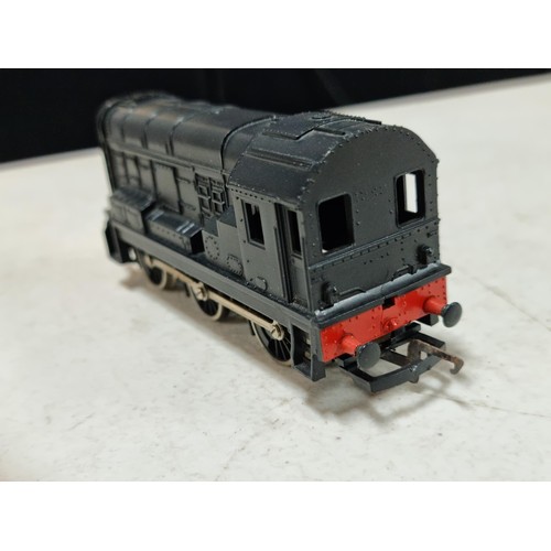 63 - Hornby Thomas The Tank Engine and Friends R9050 Class 08 Black Devious Diesel 0-6-0 locomotive, the ... 