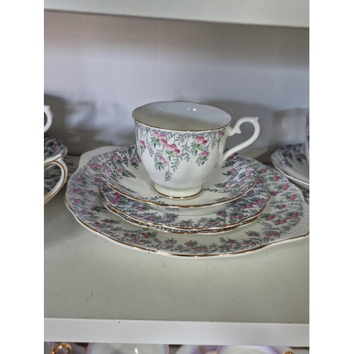 10 - 2x Good quality part tea sets inc Royal Albert 18 piece part tea set in the 'Rosedrop' pattern in go... 