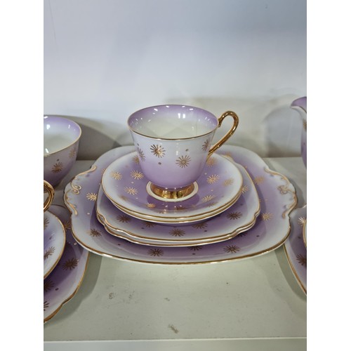 10 - 2x Good quality part tea sets inc Royal Albert 18 piece part tea set in the 'Rosedrop' pattern in go... 