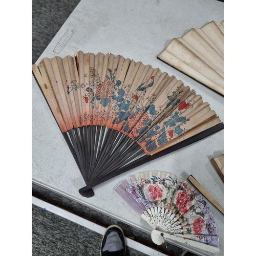 44 - Collection of 5x vintage oriental fans of varying designs and sizes inc a large cotton floral fan wi... 