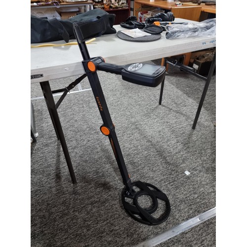 47 - Cased Sunpow Metal Detector MD-620 with digital display in good order complete with Sunpow pin point... 