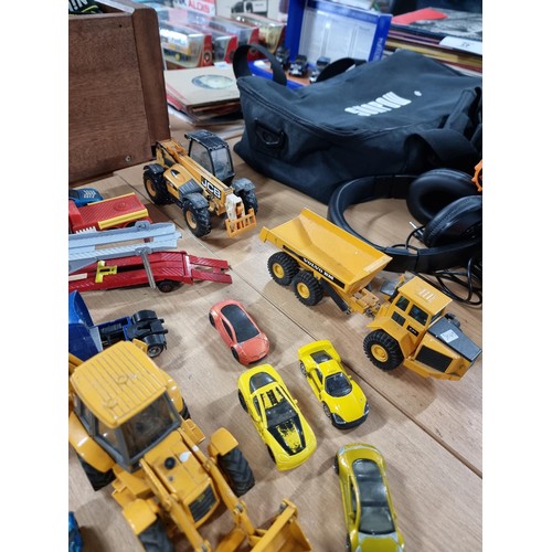 48 - Large quantity of diecast vehicles including a collection of 12x boxed vehicles inc Days Gone, Corgi... 