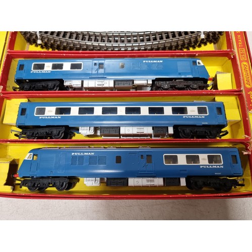 52 - Boxed Tri-ang Hornby RS52 Midland Blue Pullman 3 car Diesel multiple unit set with oval track, power... 