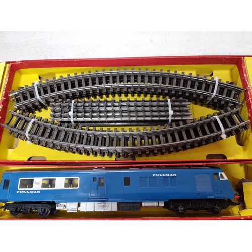 52 - Boxed Tri-ang Hornby RS52 Midland Blue Pullman 3 car Diesel multiple unit set with oval track, power... 