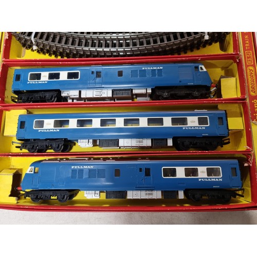 52 - Boxed Tri-ang Hornby RS52 Midland Blue Pullman 3 car Diesel multiple unit set with oval track, power... 