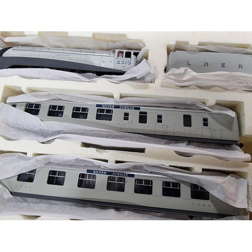 54 - Bran New Boxed Hornby R2445 The Silver Jubliee Train Pack, limited edition COA 183 of just 2000 exam... 