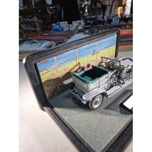 62 - Good quality diecast 1907 Rolls-Royce 'The Silver Ghost' car in presentation box, bonnet opens to re... 