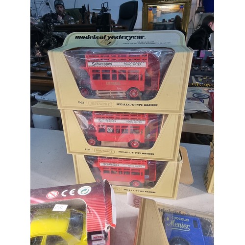 69 - Collection of 13x boxed diecast vehicles inc 7x models of yesteryear inc buses and vans, boxed Carar... 