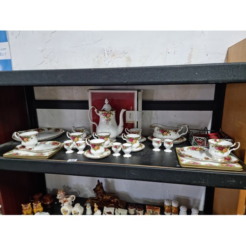 34 - A Large 26x quantity of Royal Albert Old Country Roses part dinner tea set, inc coffee pot, 6x coffe... 