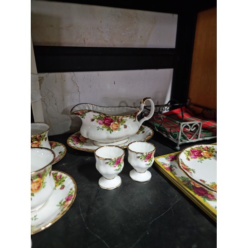 34 - Large 26x quantity of Royal Albert Old Country Roses part dinner tea set, inc coffee pot, 6x coffee ... 