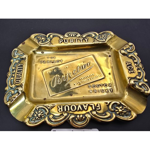 246 - A stunning vintage advertising brass ashtray for McCallum's Perfection Scotch Whisky. The ashtray ha... 