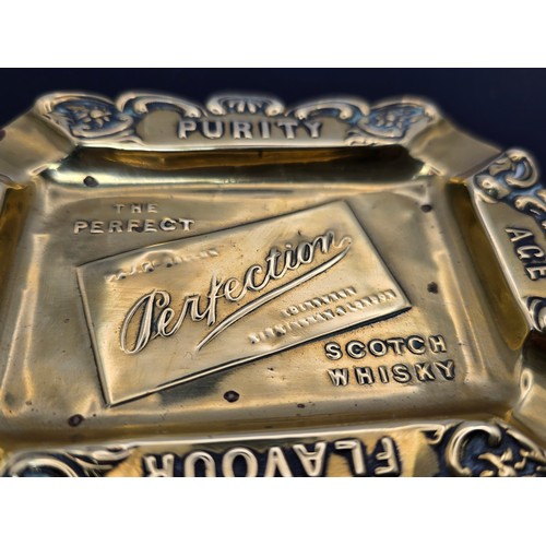 246 - A stunning vintage advertising brass ashtray for McCallum's Perfection Scotch Whisky. The ashtray ha... 