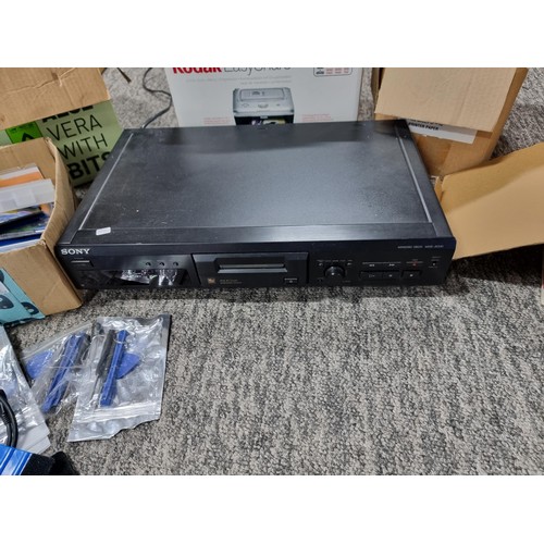 105 - Large qty of electronic items including Sony mini disc player, Kodak Easyshare printing dock, Fuji f... 