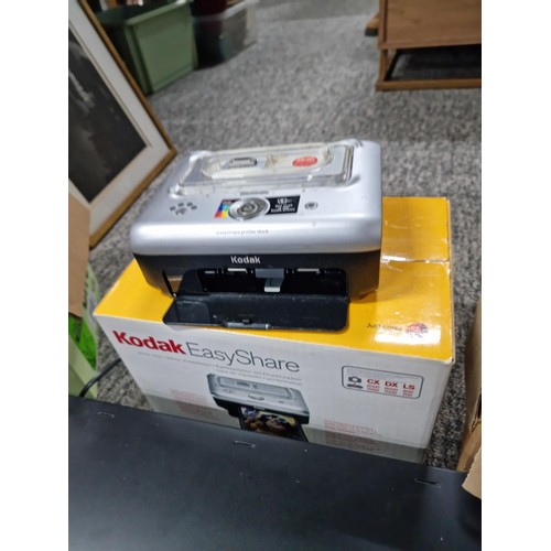 105 - Large qty of electronic items including Sony mini disc player, Kodak Easyshare printing dock, Fuji f... 