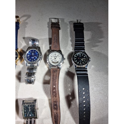 142 - Collection of assorted wristwatches to inc Timex, Accurist, Taon, Citizen etc, all are untested plea... 