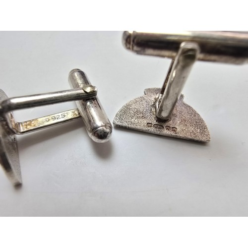 195 - A pair of attractive hallmarked silver cuff links with an Art Deco style, they are in very clean con... 