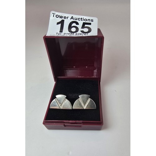 195 - A pair of attractive hallmarked silver cuff links with an Art Deco style, they are in very clean con... 