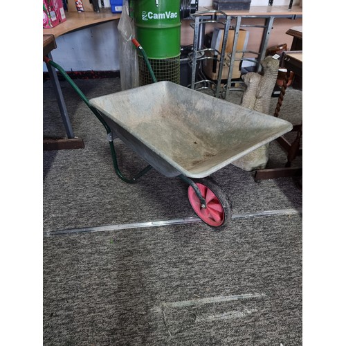 322 - Good quality aluminium wheel barrow with a solid wheel in good overall condition has a height of 52c... 