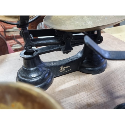 355 - 5x pairs of vintage cast iron scales all are complete with brass bowls, inc a Viking set, Librasco s... 