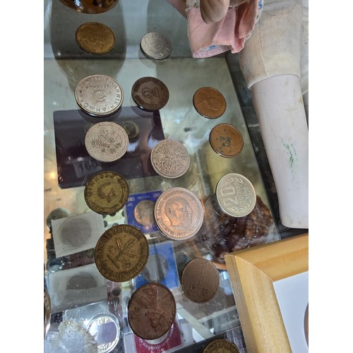 170 - A quantity of collectables to include various world coins, a framed coin set, a good quality hand pa... 