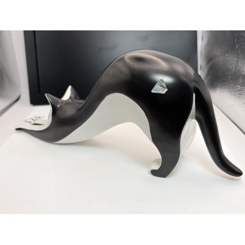 171 - A lovely quality Royal Dux Bohemia vintage 1950's large cat figure in a stretching pose in black and... 