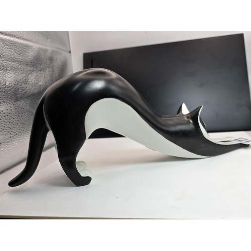 171 - A lovely quality Royal Dux Bohemia vintage 1950's large cat figure in a stretching pose in black and... 