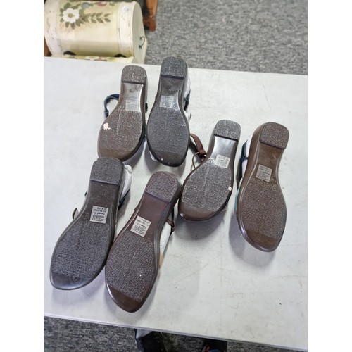 370 - 3x pairs of leather The Shoe Tailor sandles 2x pairs in blue 1x pair in brown all size 5