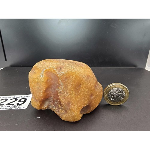 229 - A huge genuine piece of natural raw unpolished honey amber with a weight of 69.6g, this specimen is ... 