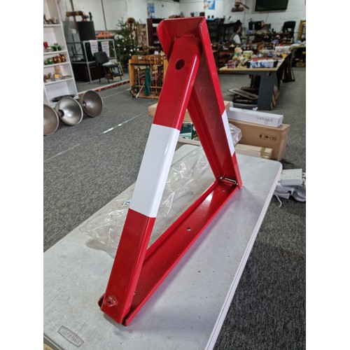 372 - Good quality heavy duty red and white metal warning triangle measures when folded 76cm long and 11cm... 