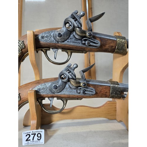 279 - A pair of stunning reproduction flintlock pistols colonial 1806, Napoleonic era. These classic caval... 