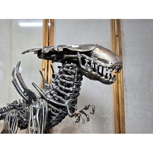 284 - A handmade very large and impressive metal art sculpture Depicting Alien (40cm high), completely mad... 