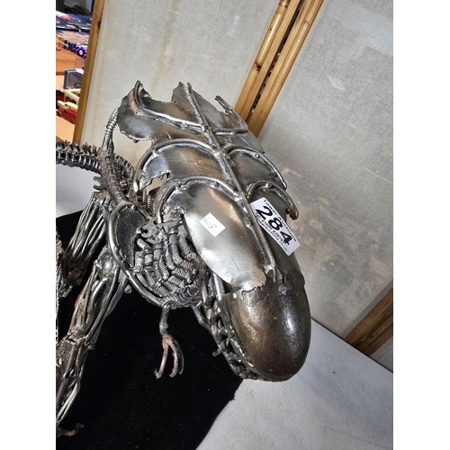 284 - A handmade very large and impressive metal art sculpture Depicting Alien (40cm high), completely mad... 