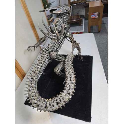 284 - A handmade very large and impressive metal art sculpture Depicting Alien (40cm high), completely mad... 