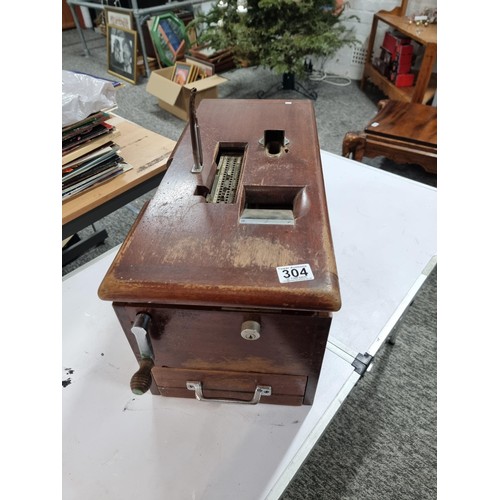 304 - Impressive large antique mahogany cash register by Gledhill Halifax, the lid lifts up to reveal the ... 