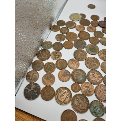 165 - Very large quantity of pre decimal coins mostly pennies and half pennies of various dates, please se... 