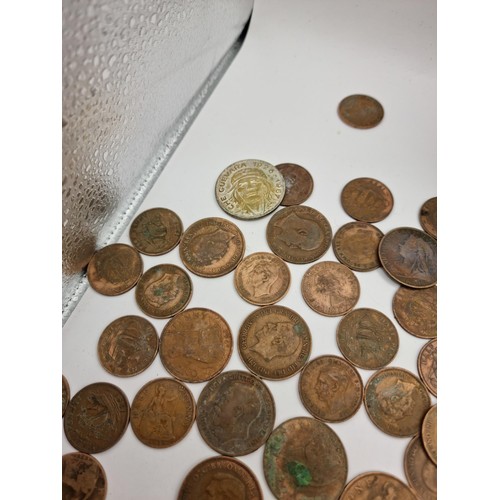 165 - Very large quantity of pre decimal coins mostly pennies and half pennies of various dates, please se... 