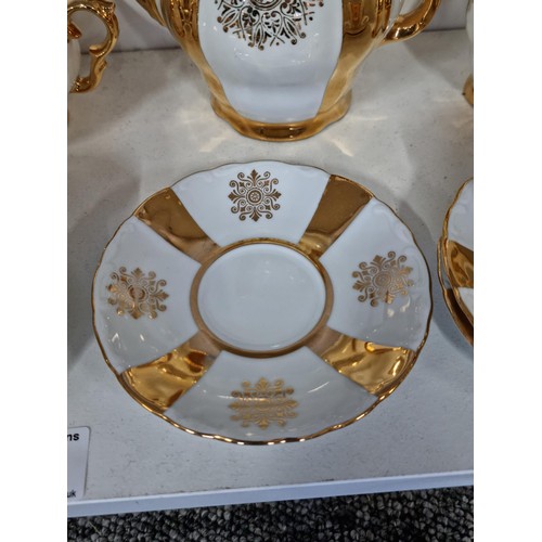 17 - 14x piece gilded and white coloured tea set by M.Z. Czechoslovakia in good order inc 5x cups and sau... 