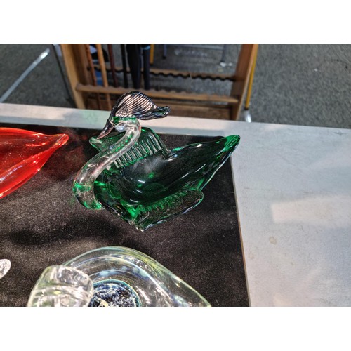 22 - Quantity of 4x art glass pieces inc a Liskard clear art glass swan, red art glass swan, a Mdina Alad... 