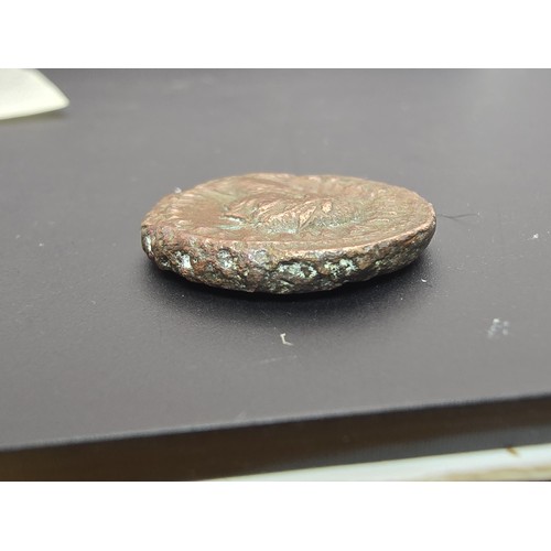 236 - An interesting ancient coin which appears to be an Egyptian AD 270-275 coin depicting Alexandria Aur... 