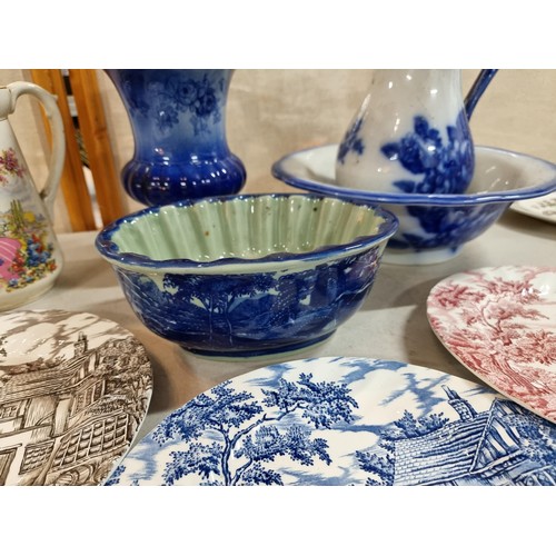 54 - Collection of ceramics to include a good quality blue and white antique fish mould, 3x The Hunter by... 