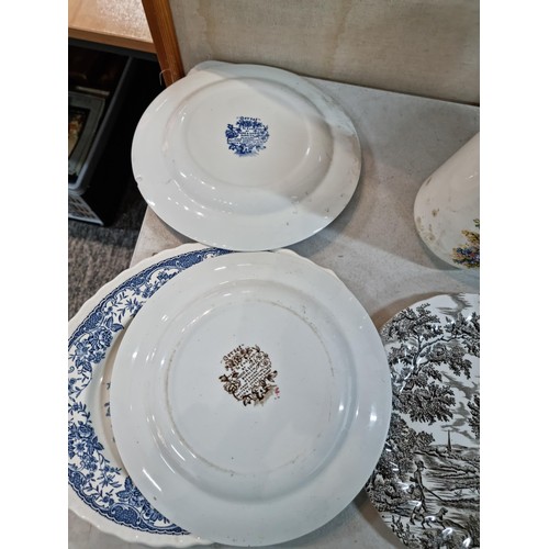 54 - Collection of ceramics to include a good quality blue and white antique fish mould, 3x The Hunter by... 