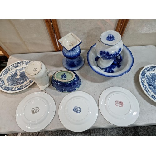 54 - Collection of ceramics to include a good quality blue and white antique fish mould, 3x The Hunter by... 