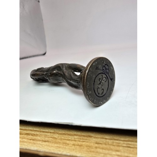 244 - A stunning fine quality solid bronze art nouveau letter wax seal stamp depicting a posing nymph, the... 